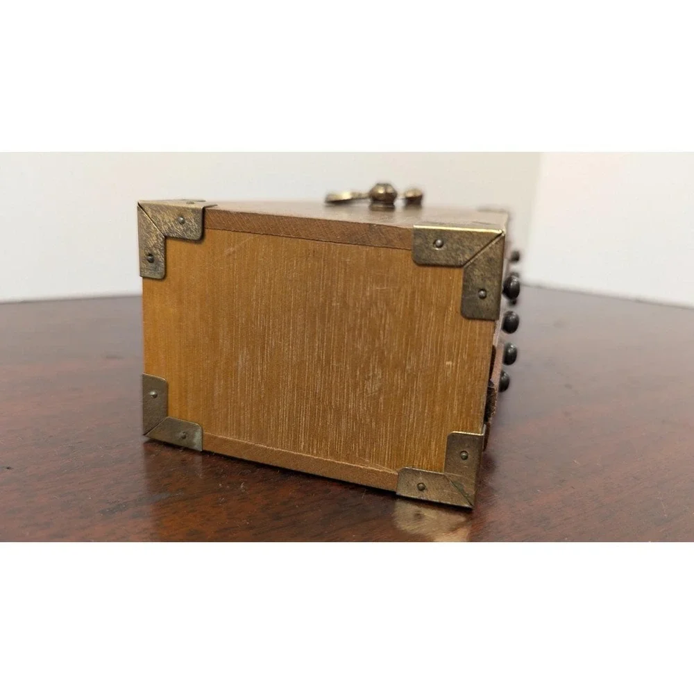 Unbranded vintage set
